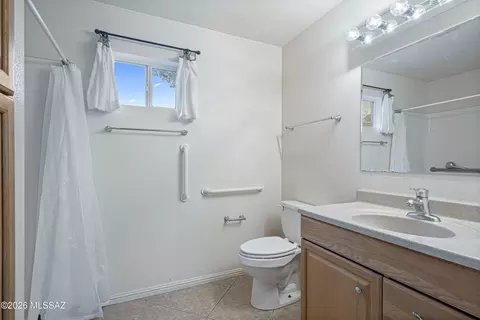 Bath - 8976 E Orchid Vine Dr, Tucson, AZ 85747 photo 1 of 4