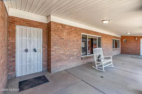 Exterior - 2107 E Lind Rd, Tucson, AZ 85719 photo 2 of 8