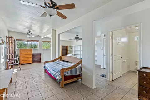 Bedroom - 2107 E Lind Rd, Tucson, AZ 85719 photo 6 of 6