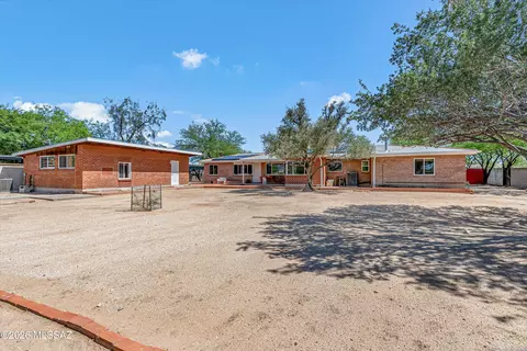Exterior - 2107 E Lind Rd, Tucson, AZ 85719 photo 5 of 8
