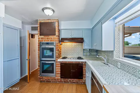 Kitchen - 2107 E Lind Rd, Tucson, AZ 85719 photo 2 of 5
