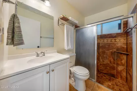Bath - 9529 E Harrison Cir, Tucson, AZ 85748 photo 2 of 2