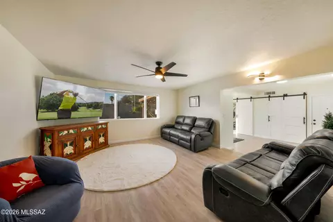 Living - 9529 E Harrison Cir, Tucson, AZ 85748 photo 2 of 2