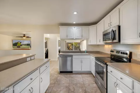 Kitchen - 9529 E Harrison Cir, Tucson, AZ 85748 photo 7 of 7