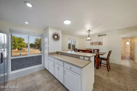 Kitchen - 9529 E Harrison Cir, Tucson, AZ 85748 photo 2 of 7