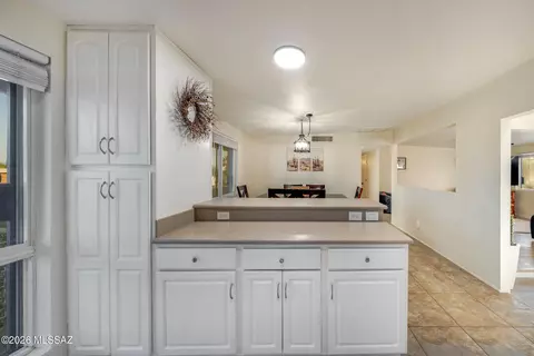 Kitchen - 9529 E Harrison Cir, Tucson, AZ 85748 photo 5 of 7