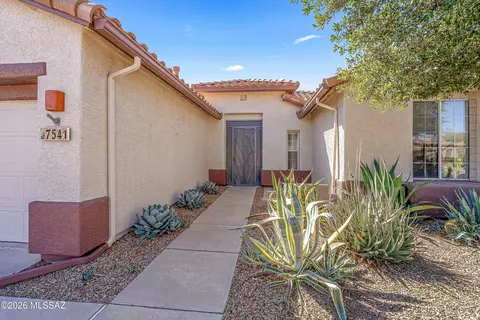 7541 W Wandering Coyote Dr, Tucson, AZ 85743
