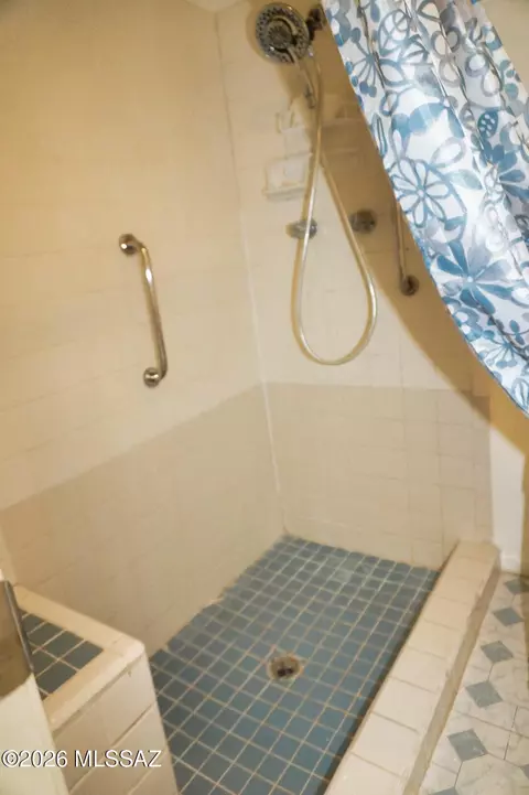 Bath - 1016 E Mescal Dr, Pearce, AZ 85625 photo 3 of 4
