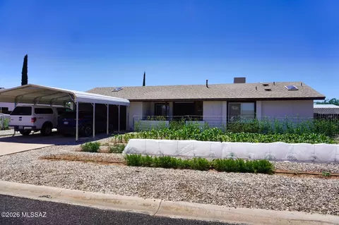 1016 E Mescal Dr, Pearce, AZ 85625