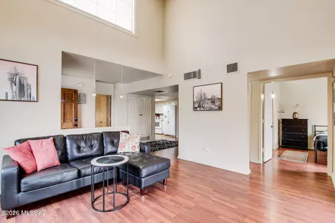 8255 N Oracle Rd, Tucson, AZ 85704