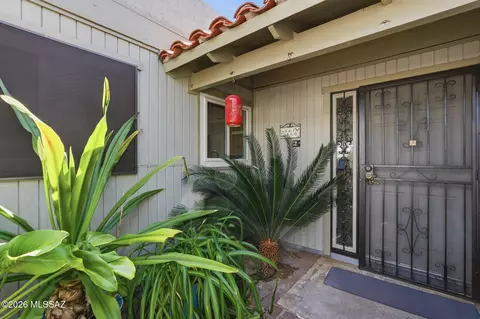 261 N Calle Del Lago, Green Valley, AZ 85614