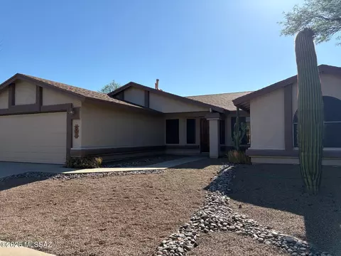 6070 S Oyama Dr, Tucson, AZ 85746