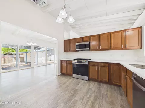 Kitchen - 5701 E 3rd St, Tucson, AZ 85711 photo 3 of 4