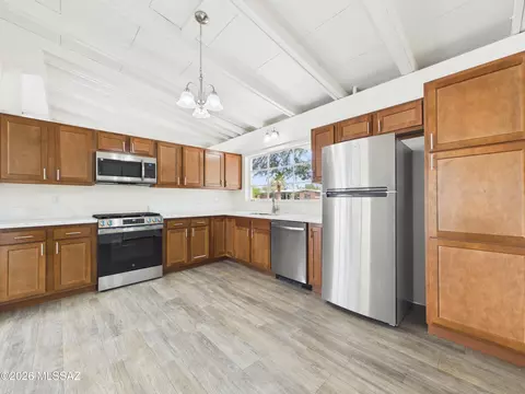 Kitchen - 5701 E 3rd St, Tucson, AZ 85711 photo 2 of 4