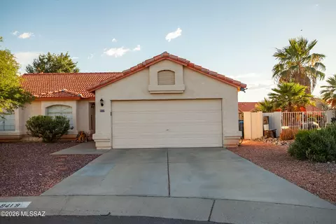 9419 N Warbler Pl, Tucson, AZ 85742