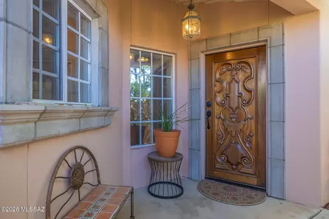 6352 N Skyline Ct, Tucson, AZ 85718