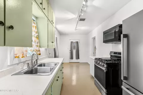 Kitchen - 1610 E Hampton St, Tucson, AZ 85719 photo 1 of 4