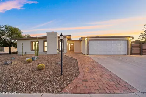 515 N Gene Dr, Tucson, AZ 85710