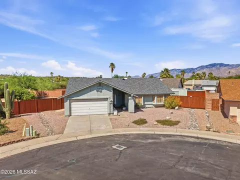 9724 N Oak Shadows Pl, Tucson, AZ 85737