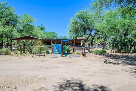 Exterior - 11370 Edison St, Tucson, AZ 85749 photo 2 of 17
