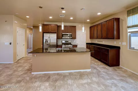 Kitchen - 13991 E Cheavront Loop, Vail, AZ 85641 photo 4 of 4