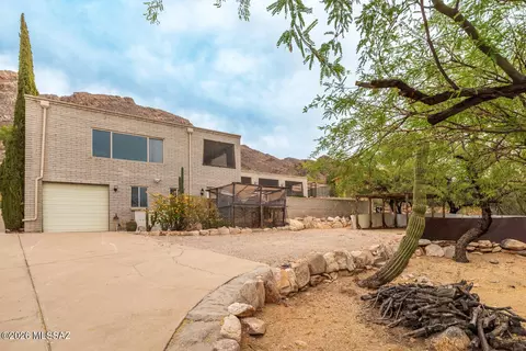 Exterior - 4601 E Coronado Dr, Tucson, AZ 85718 photo 5 of 11