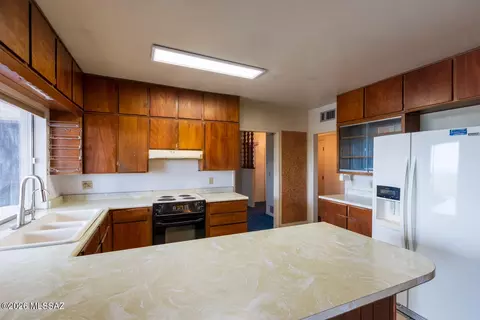 Kitchen - 4601 E Coronado Dr, Tucson, AZ 85718 photo 1 of 3