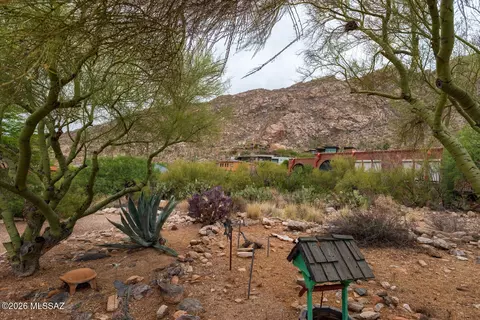 Exterior - 4601 E Coronado Dr, Tucson, AZ 85718 photo 6 of 11