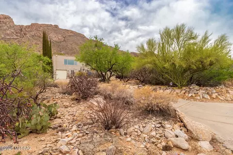 4601 E Coronado Dr, Tucson, AZ 85718