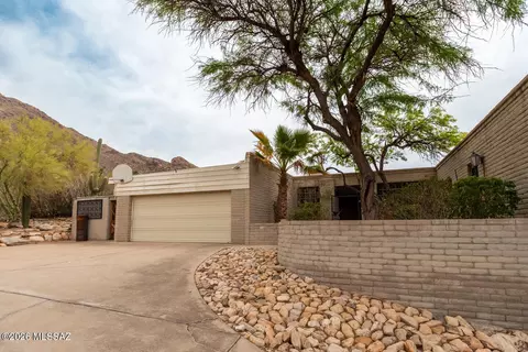 Exterior - 4601 E Coronado Dr, Tucson, AZ 85718 photo 3 of 11