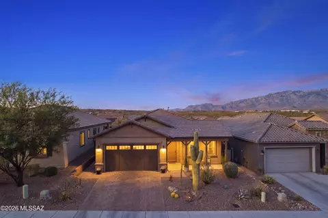 685 E Kalalau Dr, Oro Valley, AZ 85755