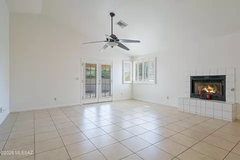 2610 W Chamberlain St, Tucson, AZ 85745