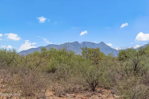 640 E Canyon Rock Rd, Green Valley, AZ 85614