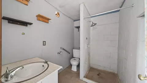 Bath - 9601 S Robison Rd, Willcox, AZ 85643 photo 3 of 3