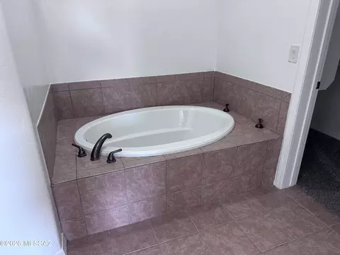 Bath - 728 E Mockingbird, Benson, AZ 85602 photo 5 of 10