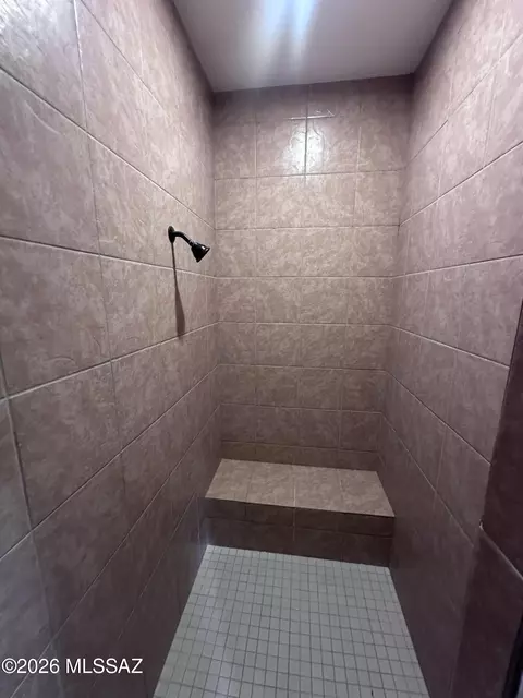 Bath - 728 E Mockingbird, Benson, AZ 85602 photo 4 of 10