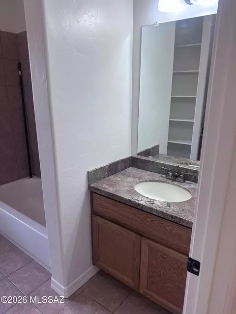 Bath - 728 E Mockingbird, Benson, AZ 85602 photo 7 of 10