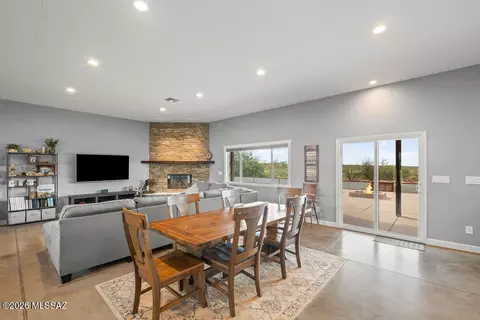 Dining - 16276 Empire View Rd, Vail, AZ 85641 photo 1 of 3