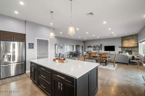 Kitchen - 16276 Empire View Rd, Vail, AZ 85641 photo 4 of 5