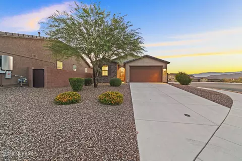 7956 S Silver Lillie Way, Tucson, AZ 85747