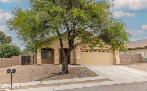 457 S Stone Bench Rd, Vail, AZ 85641