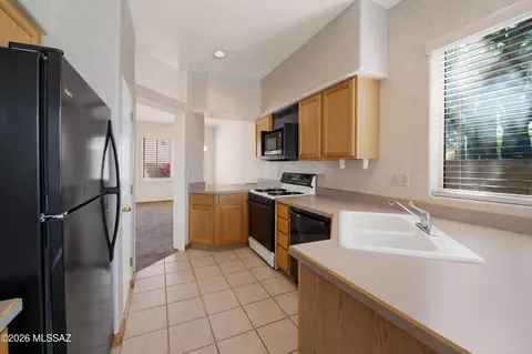 Kitchen - 1502 E Painted Colt Loop, Tucson, AZ 85719 photo 3 of 3