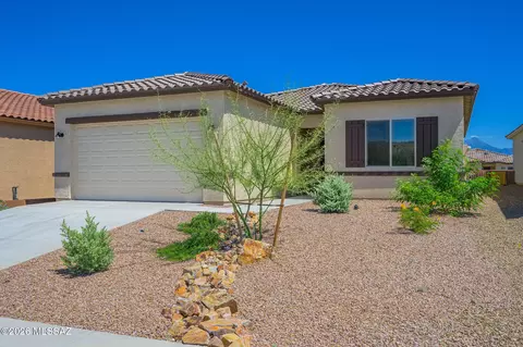 878 N Astronomer Ln, Green Valley, AZ 85614