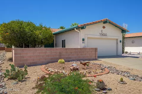 297 N Crescent Bell Dr, Green Valley, AZ 85614