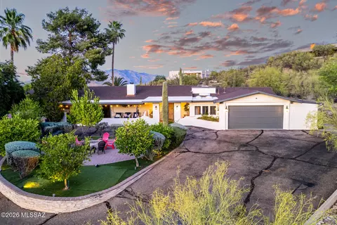 4720 N Paseo De Los Rancheros, Tucson, AZ 85745
