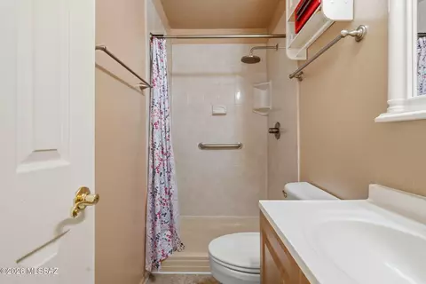 Bath - 8041 E Julia St, Tucson, AZ 85710 photo 2 of 3