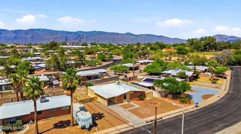 View/Area - 8041 E Julia St, Tucson, AZ 85710 photo 4 of 5