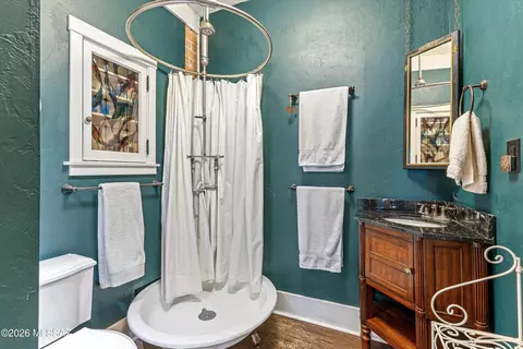 Bath - 529 E 4th St, Tucson, AZ 85705 photo 3 of 4