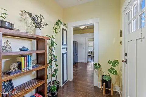 Entry Way - 529 E 4th St, Tucson, AZ 85705 photo 2 of 3