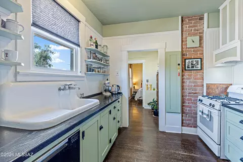 Kitchen - 529 E 4th St, Tucson, AZ 85705 photo 1 of 5